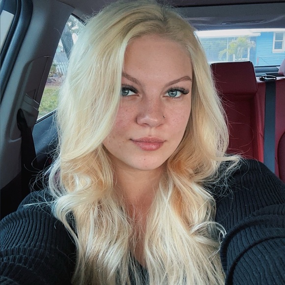 Meet your Posher, Tay - Picture 1 of 1